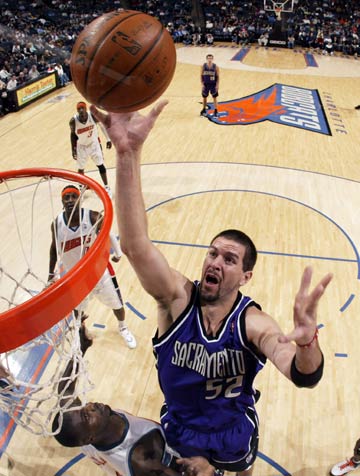 更是长期趋 更是长期趋