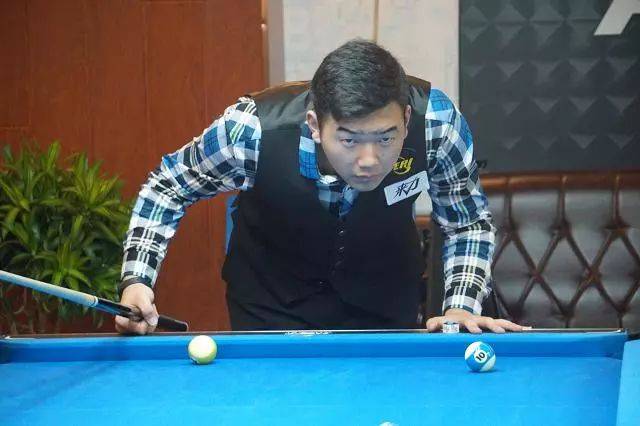 与河道草丛 与河道草丛