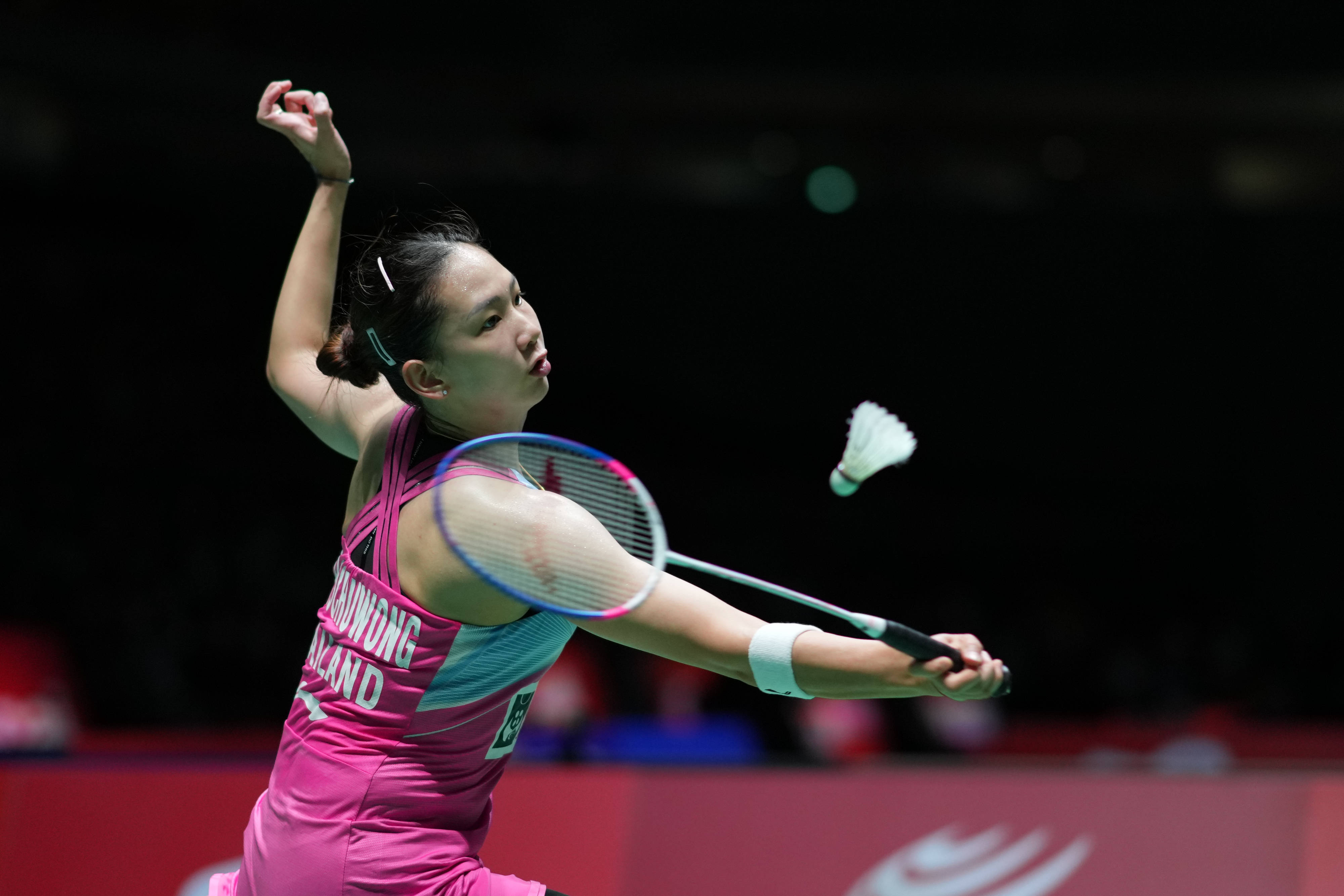 把防守拖入 把防守拖入